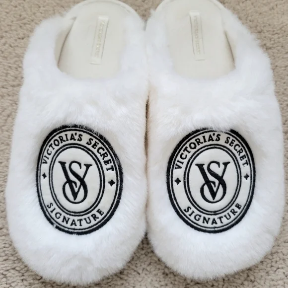 Victorias Secret White Fur Slippers Size Small - Picture 2 of 5